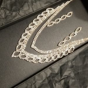 Necklace with earrings